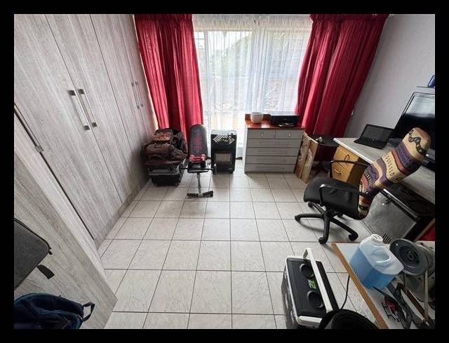 4 BEDROOM HOUSE FOR SALE IN VAN RIEBEECK PARK